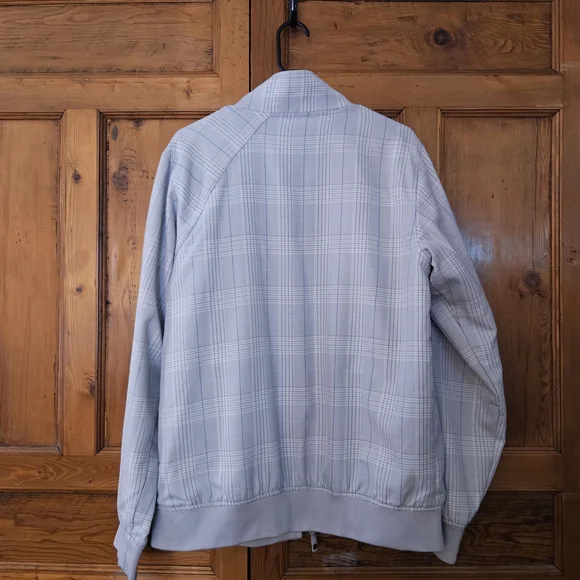 Men's Stylish Gray Plaid Jacket With Detailed Lining - Picture 8 of 11